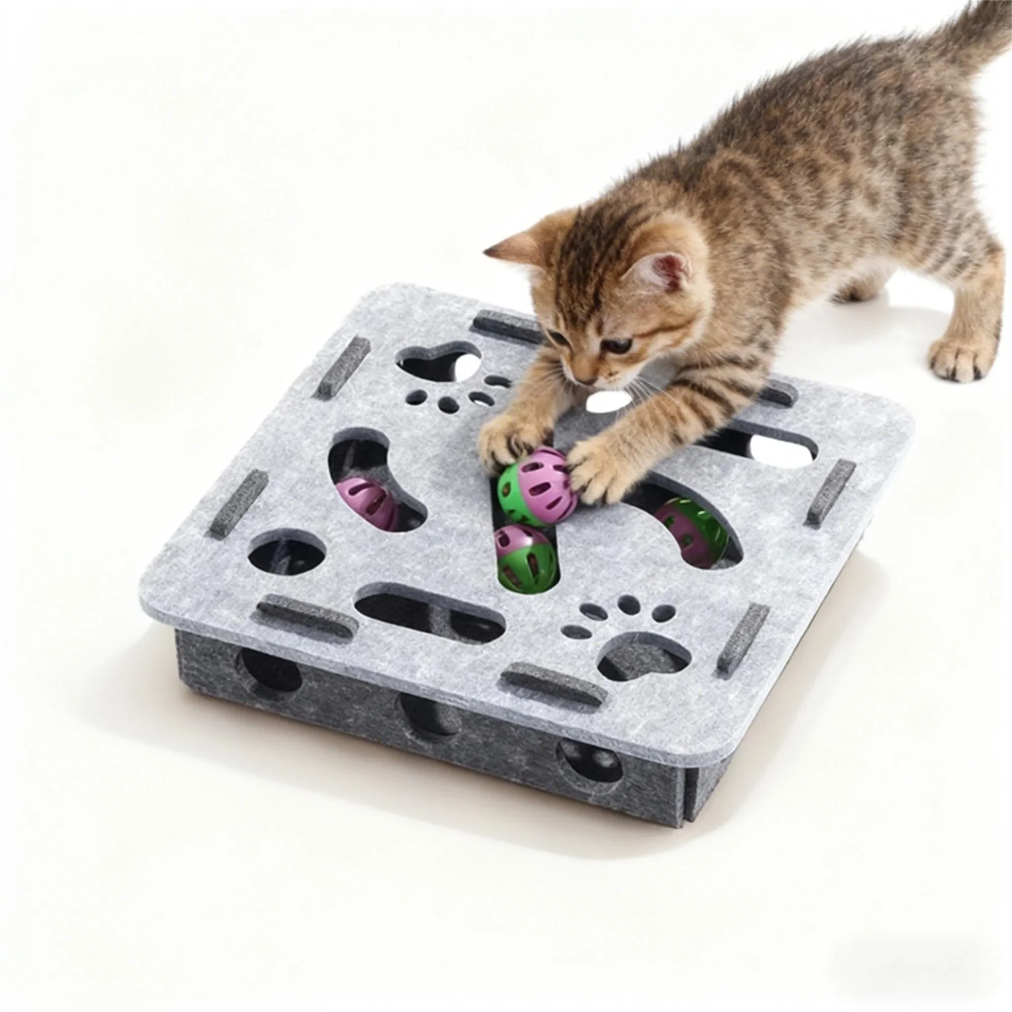 Indoor Cat Puzzle Toy Felt Exercise Box with Ball - Entertainment And Hunting Simulation for Cats Sports And Entertainment